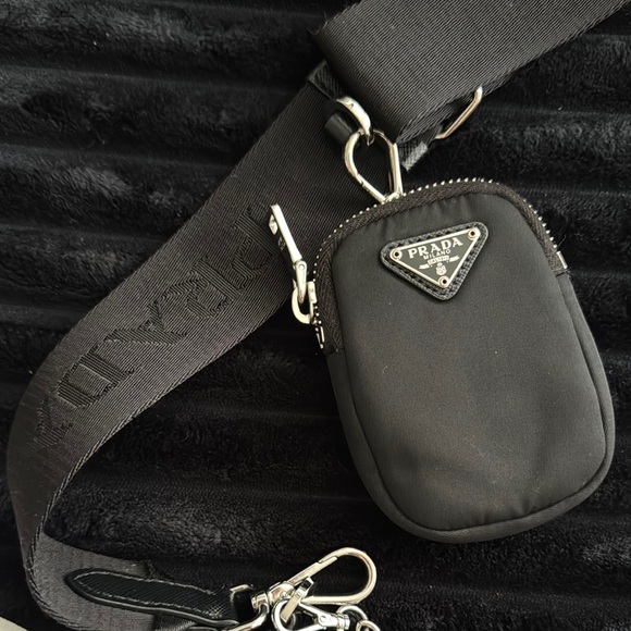 Prada Re-Edition 2005 - Picture 4 of 4